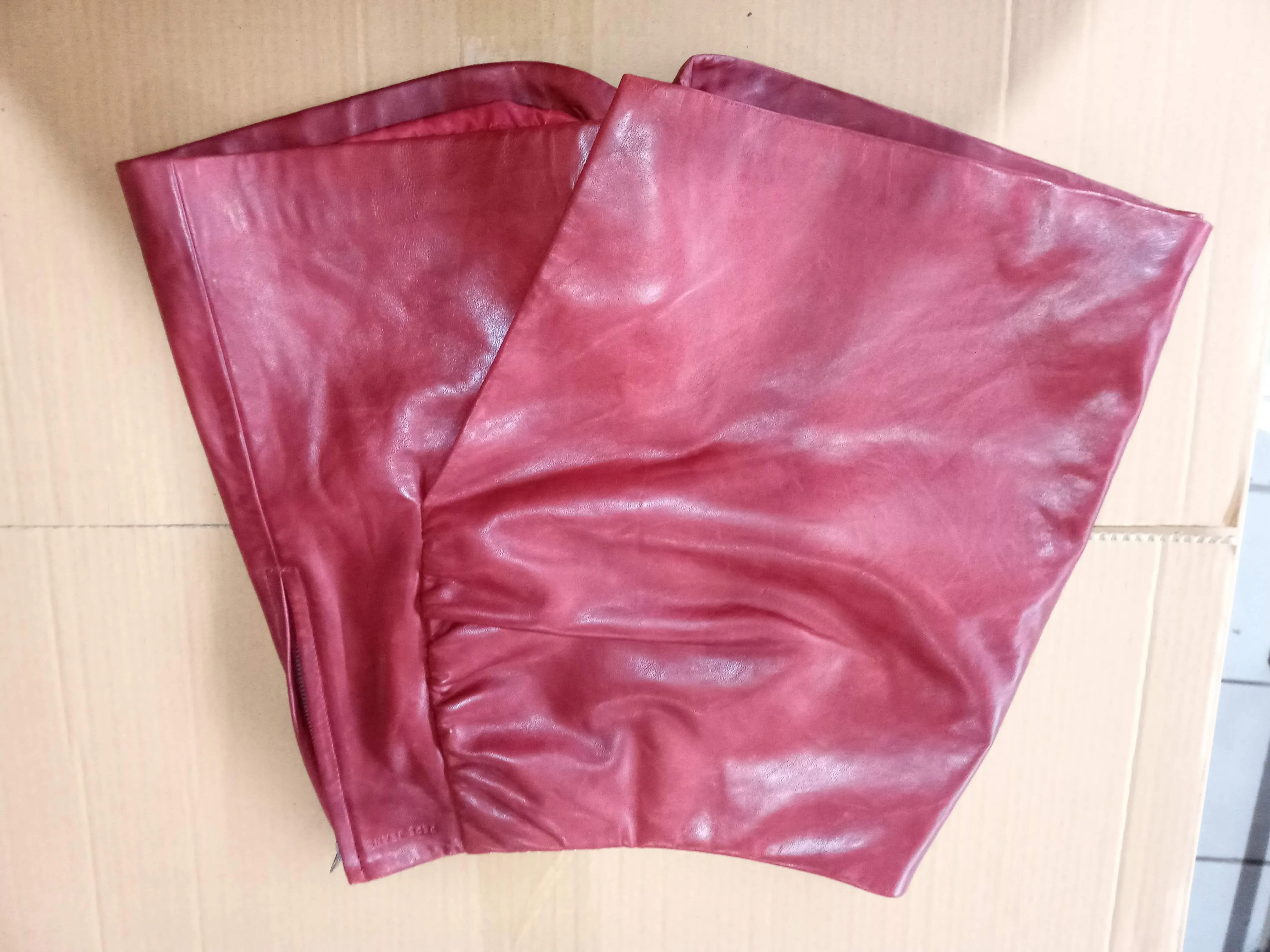 Leather Dreams: Vintage Y2K Skirts