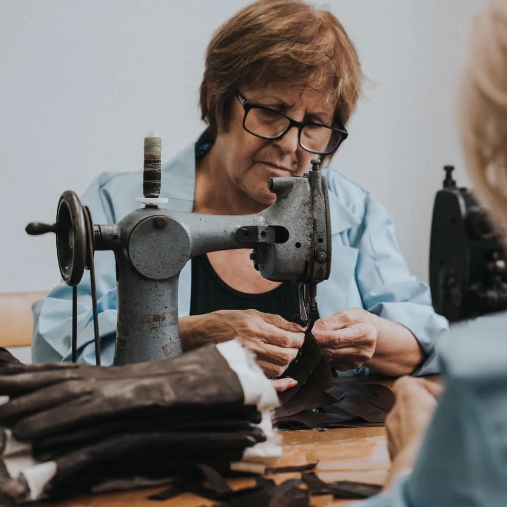 Maria (brown) - Italian driving gloves made of American deerskin leather