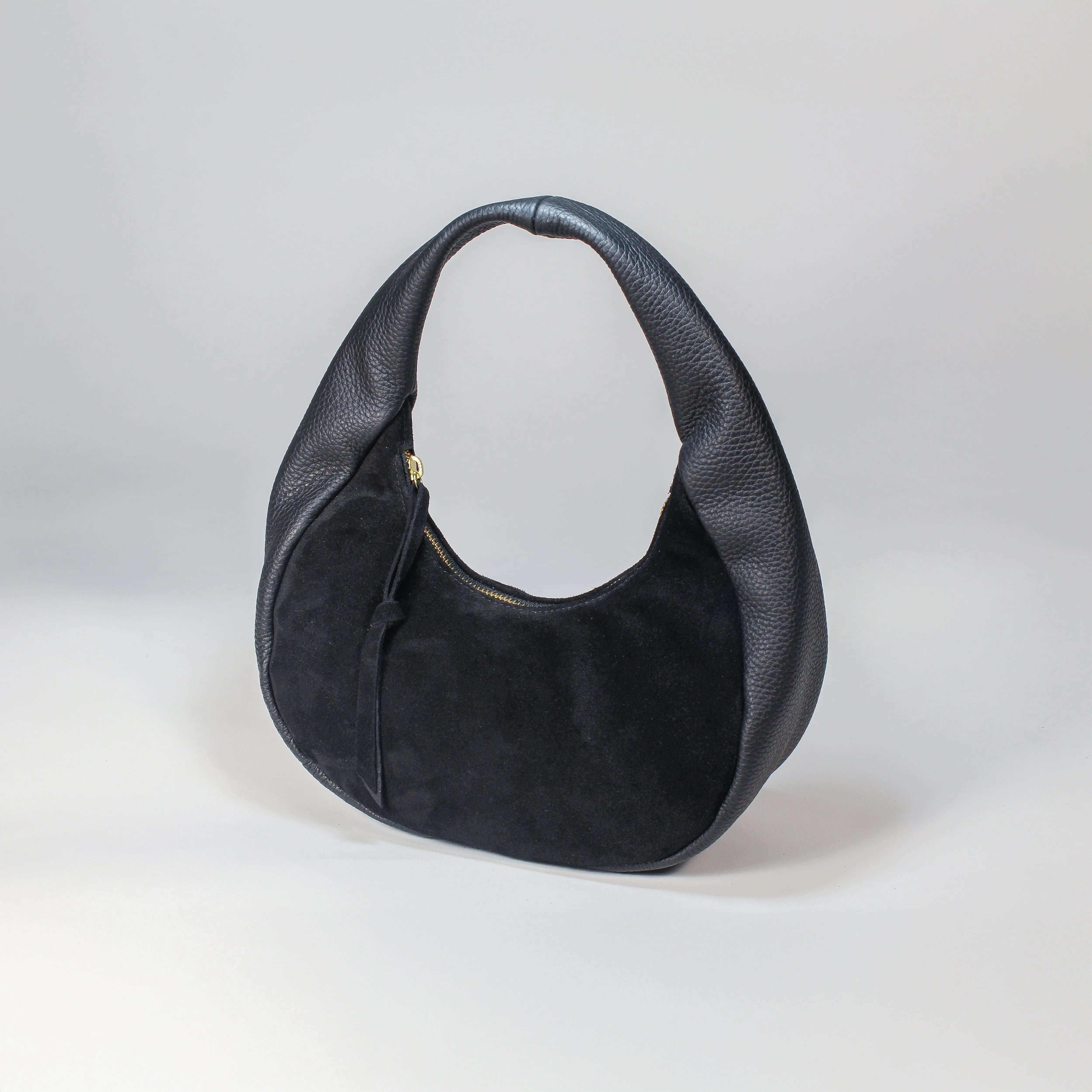 NEW! Bria Baguette in Black by Oliveve Handbags