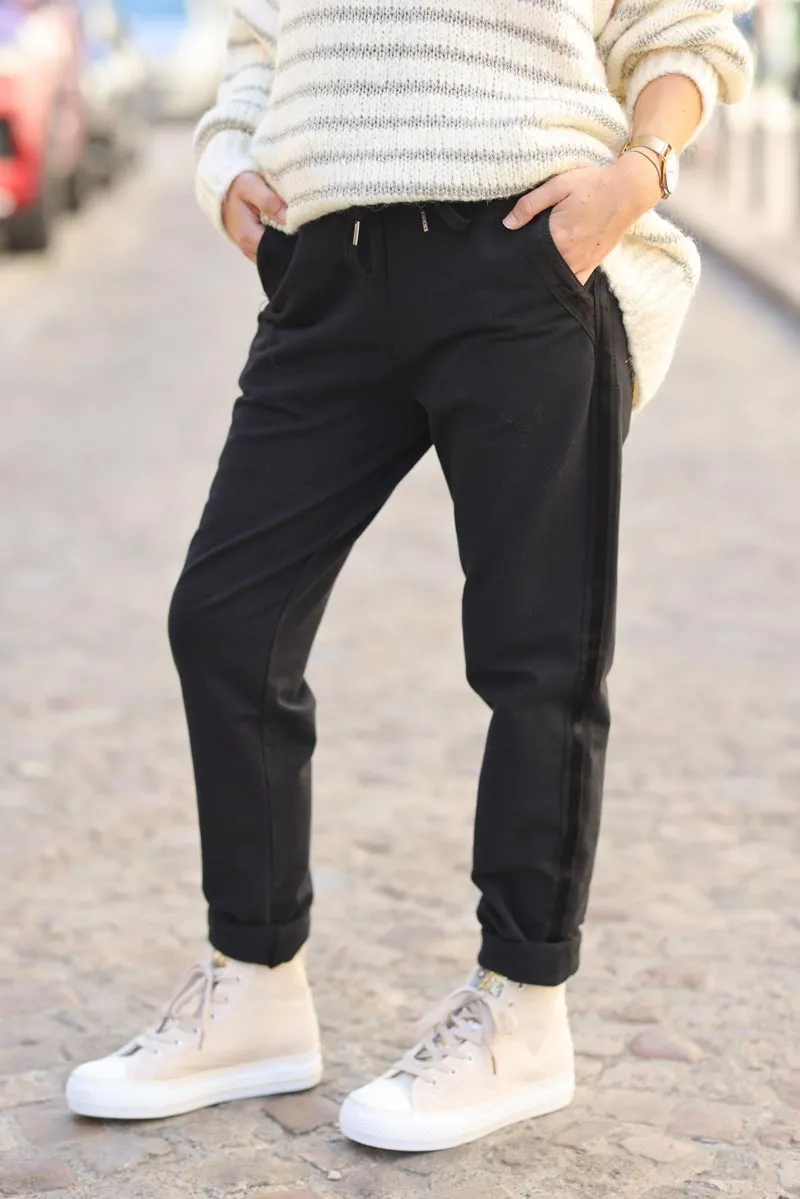 Pantalon de jogging liseré satiné noir