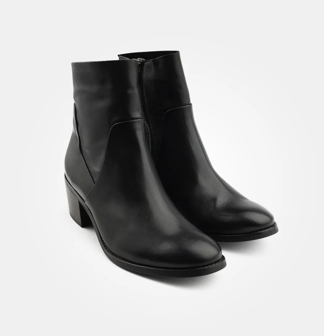 Paul Green Black Leather Ankle Boot