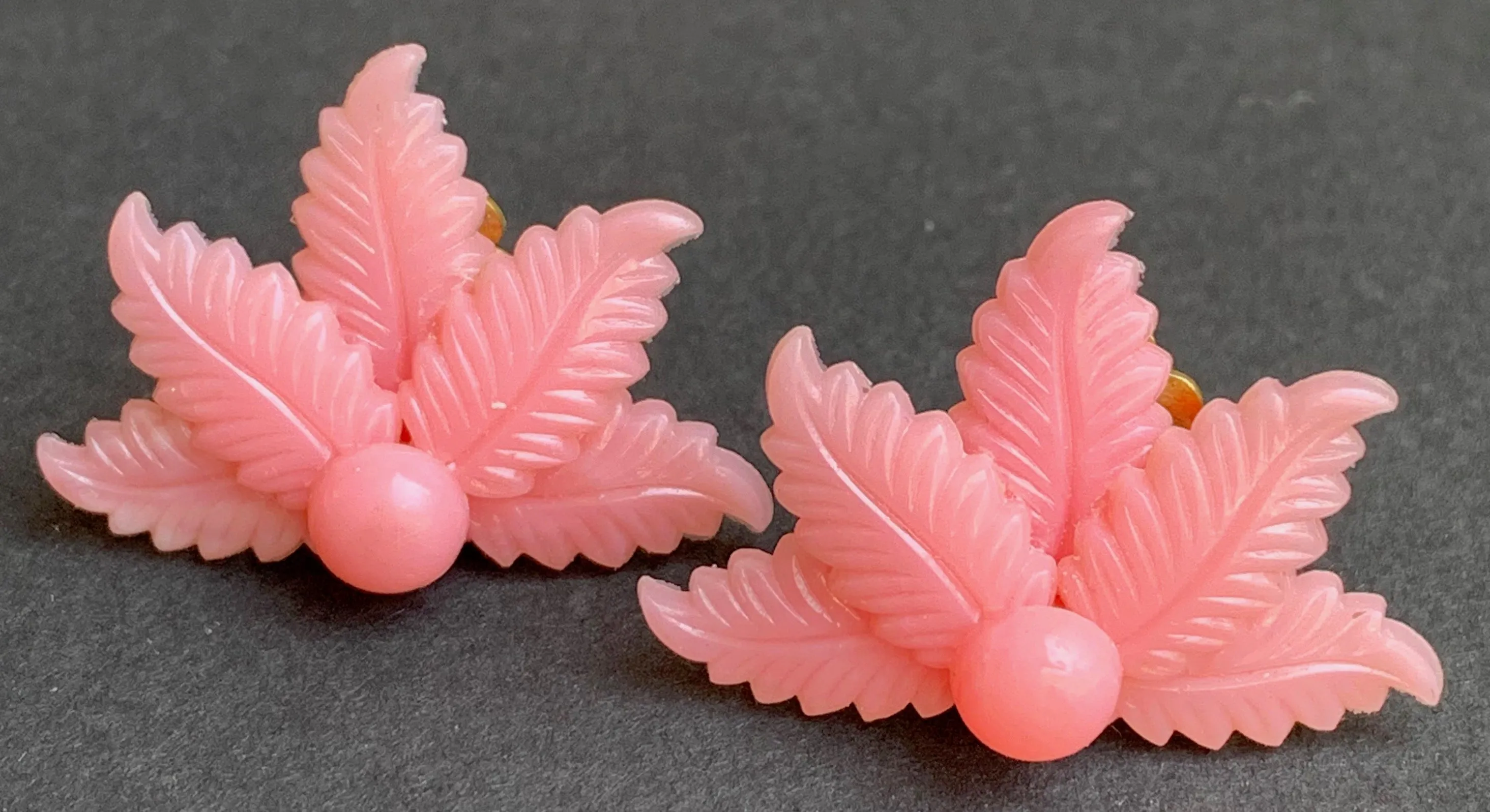 Pretty Pastel Pink 1950s Clip-on Earrings