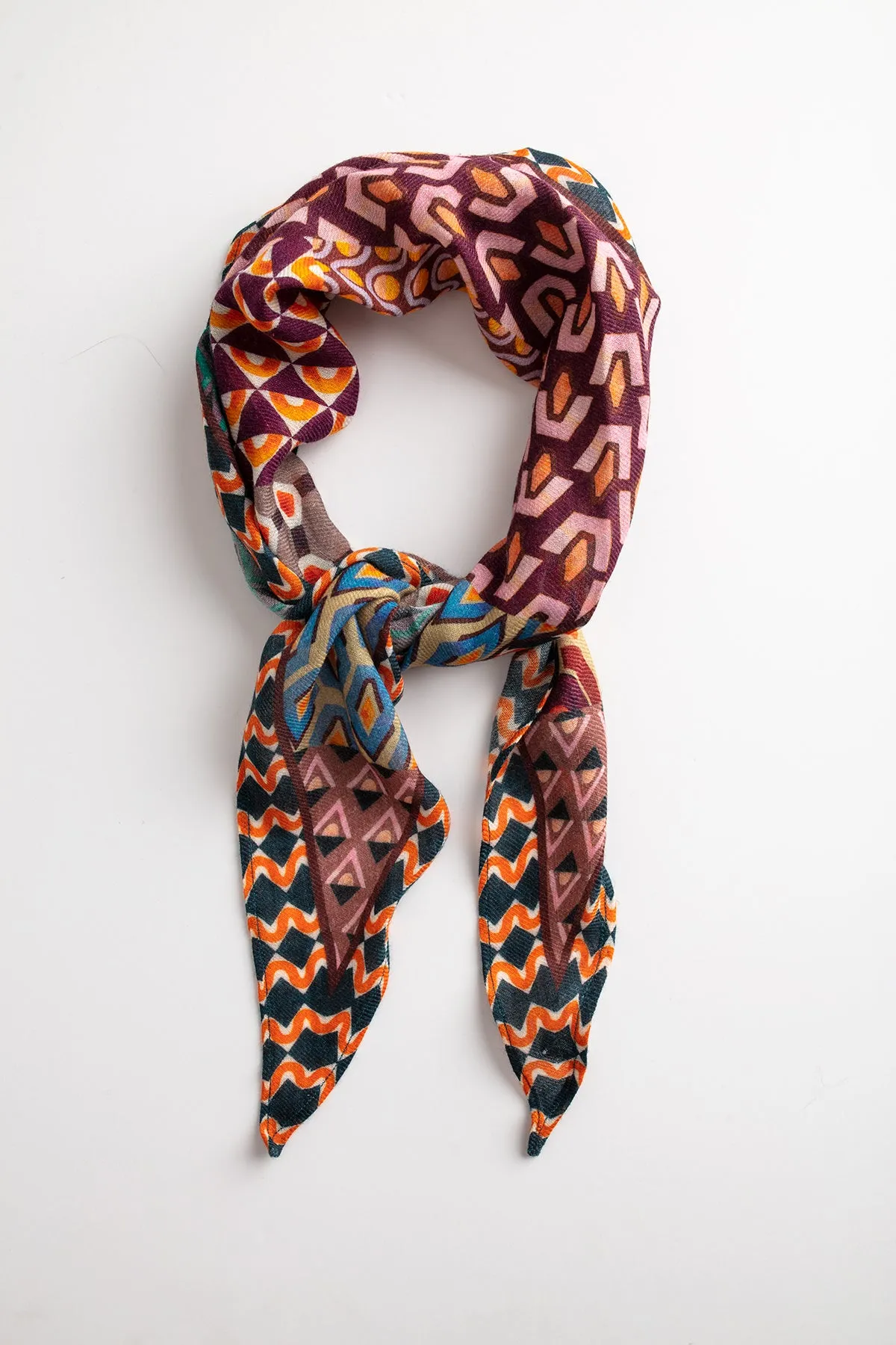 PRINTED DIAMOND SILK BLEND SCARF BY VISMAYA