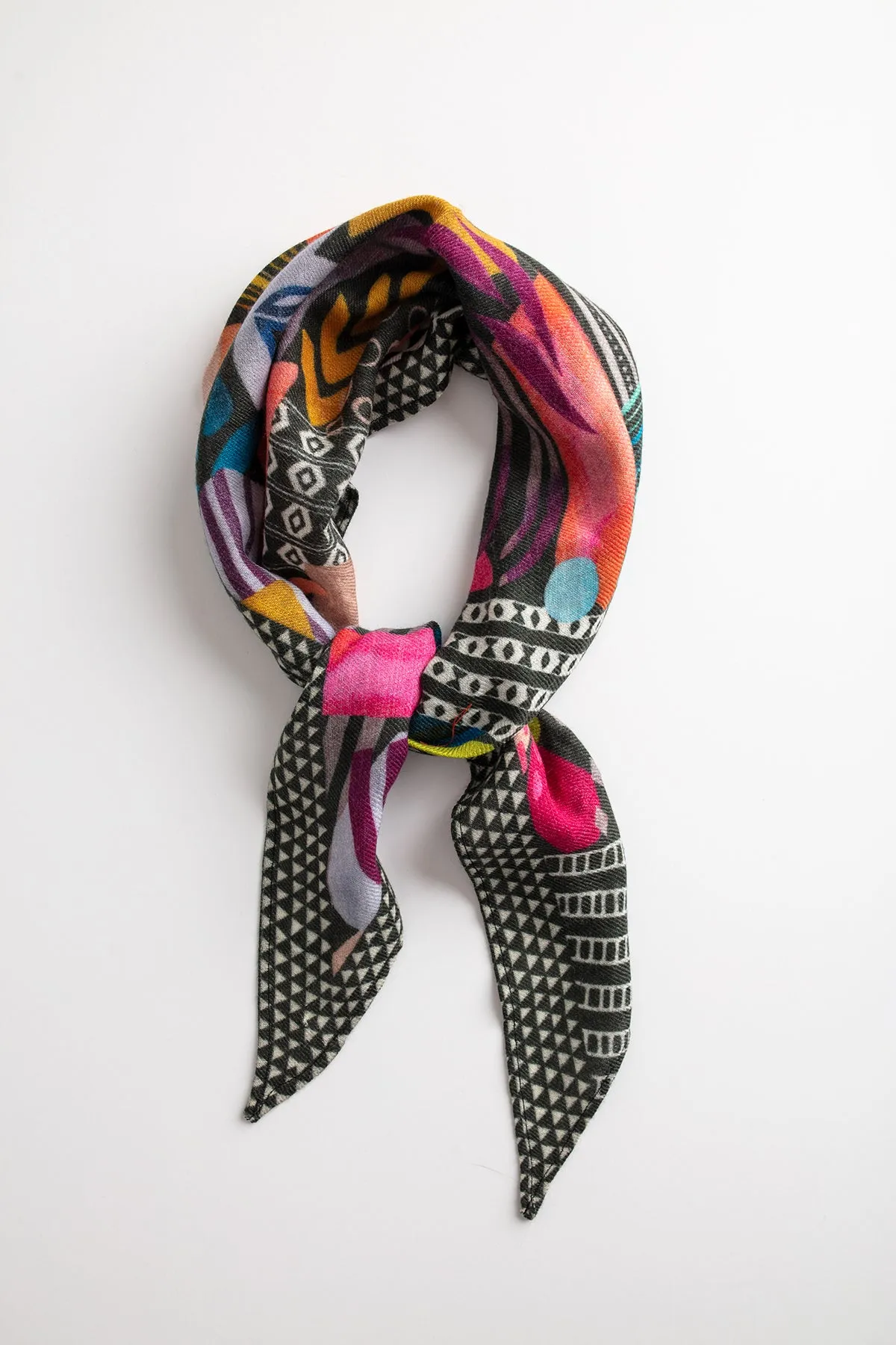 PRINTED DIAMOND SILK BLEND SCARF BY VISMAYA