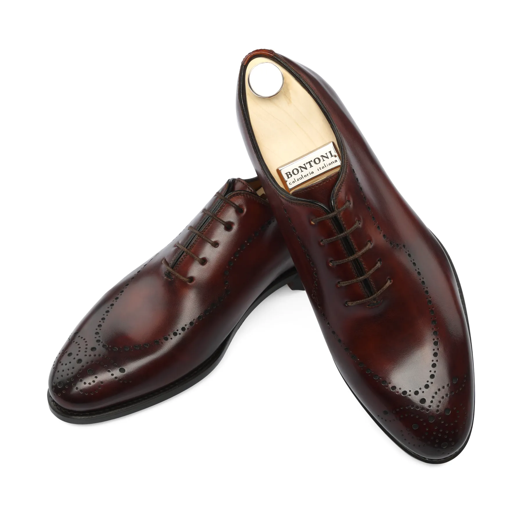 "Caruso" Five-Eyelet Wholecut Balmoral with Perforated Details and Medallion