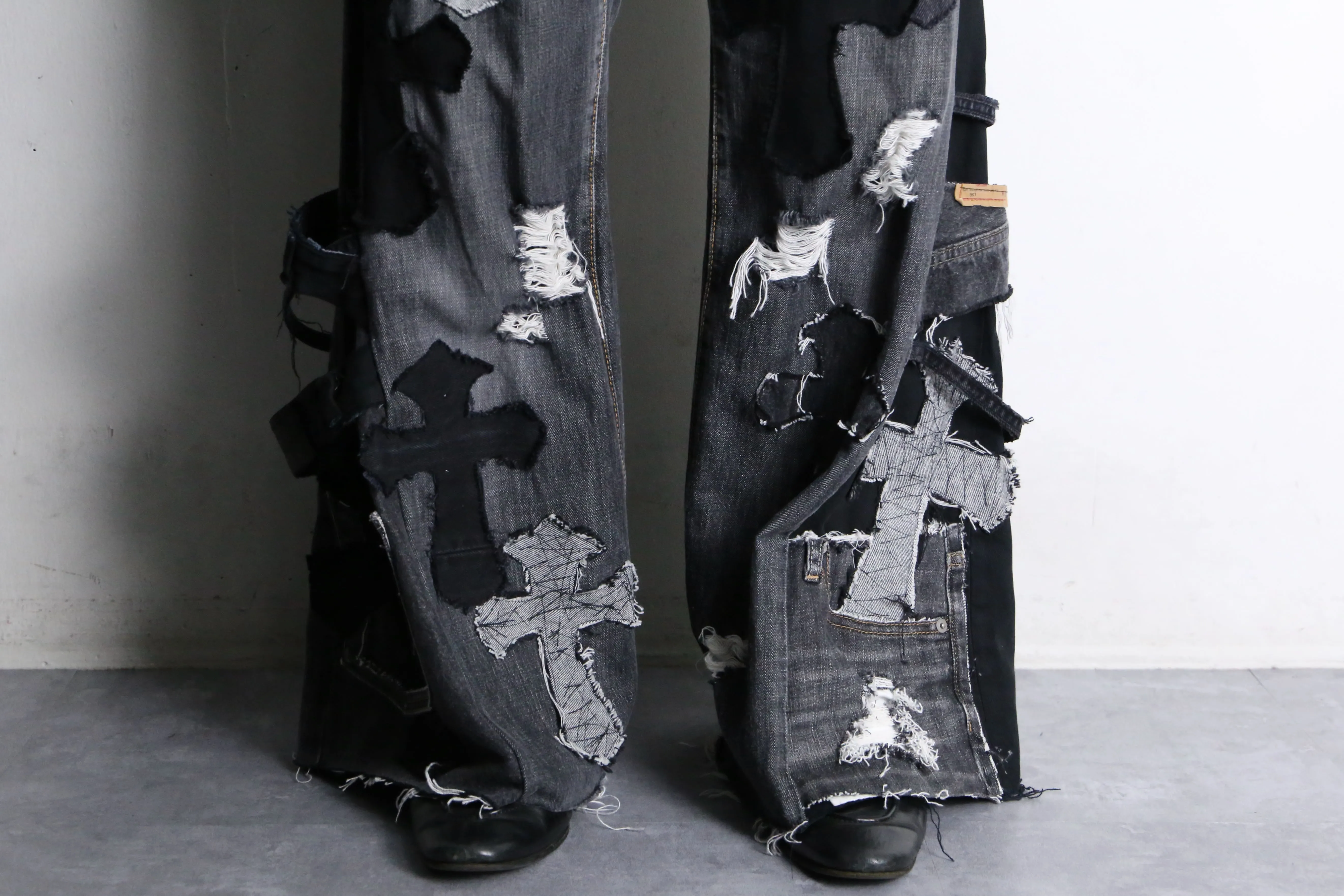 "Re:make" rosary design flare denim