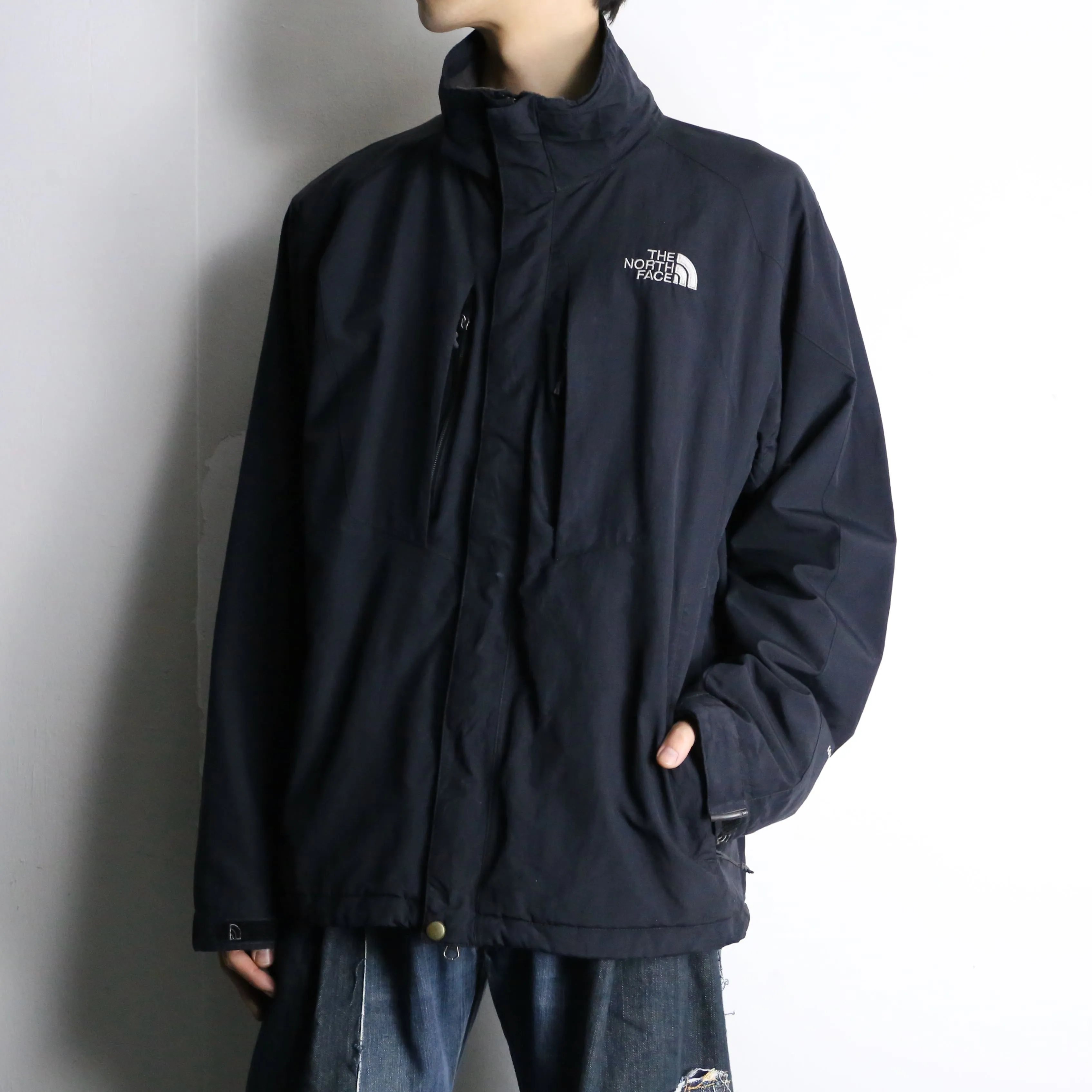 "THE NORTH FACE" black nylon jacket