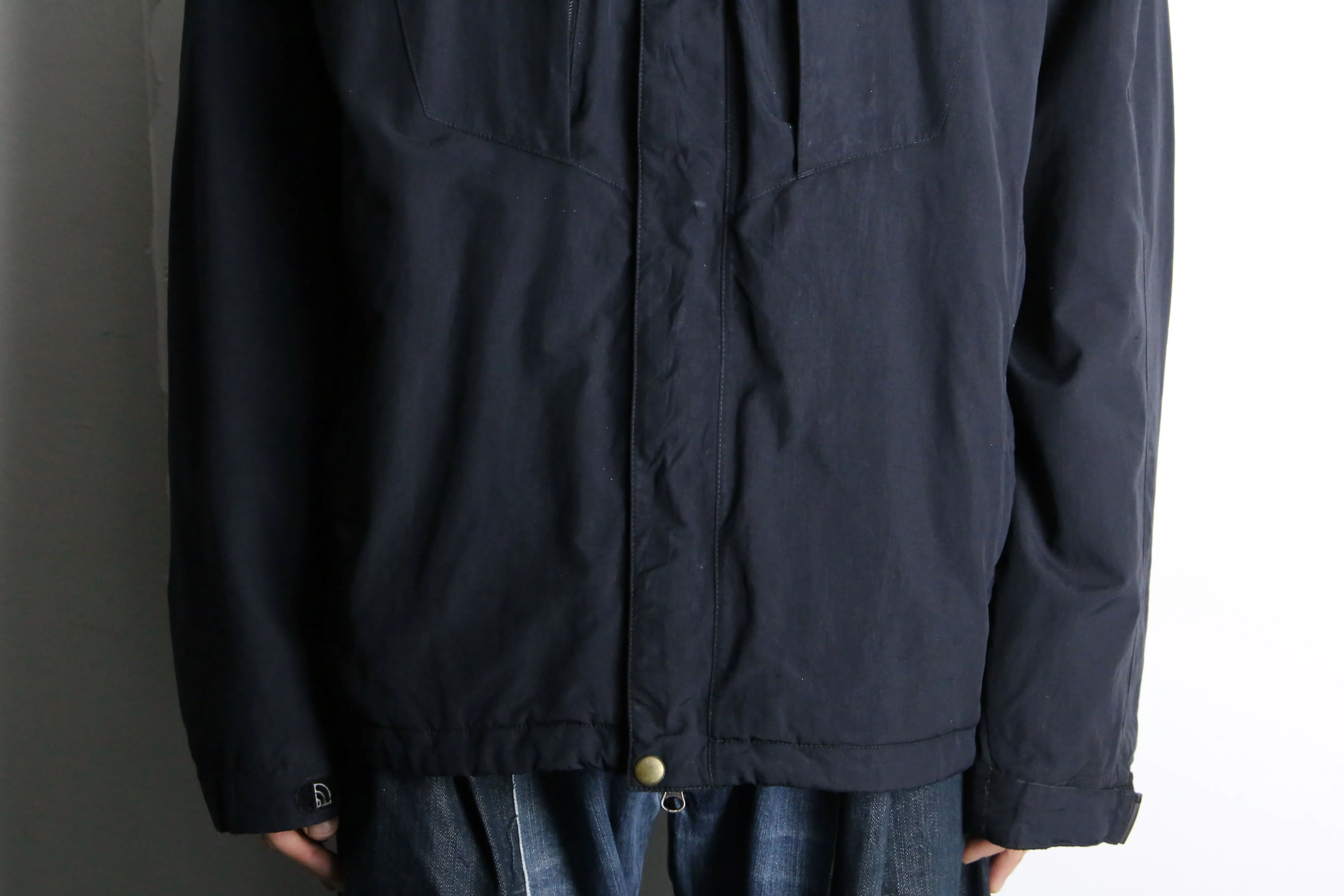 "THE NORTH FACE" black nylon jacket