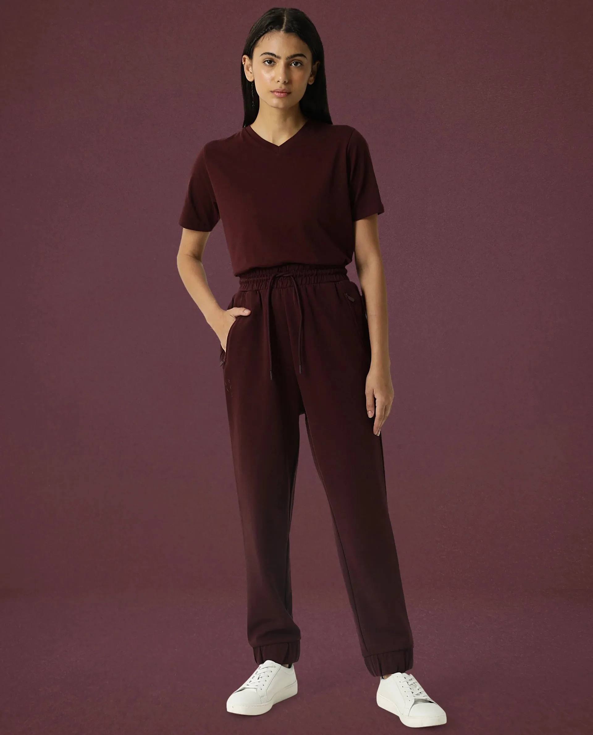 Rareism Women Creta Maroon Cotton Blend Fabric Relaxed Fit Solid Mid Rise Ankle Length Track Pant