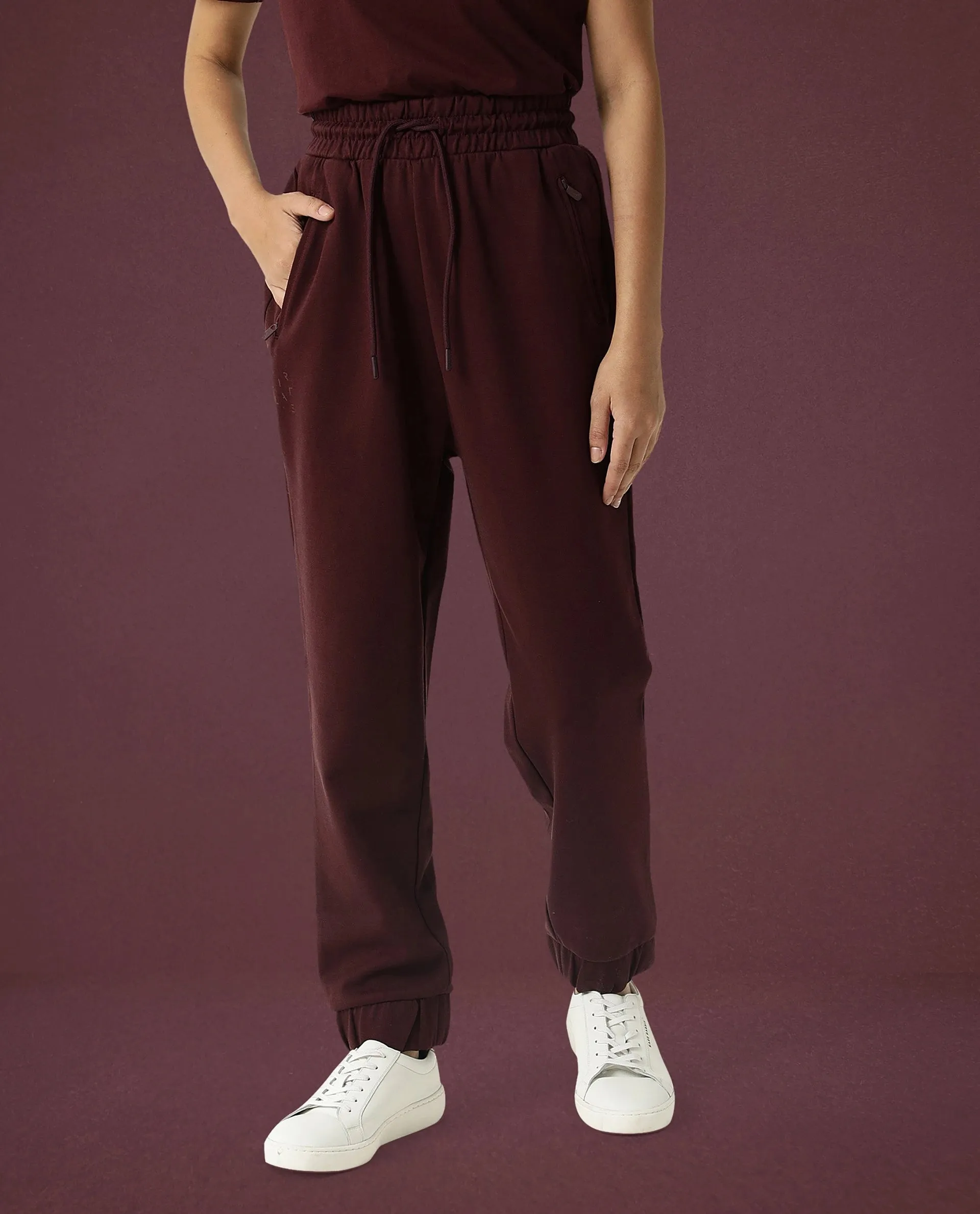 Rareism Women Creta Maroon Cotton Blend Fabric Relaxed Fit Solid Mid Rise Ankle Length Track Pant