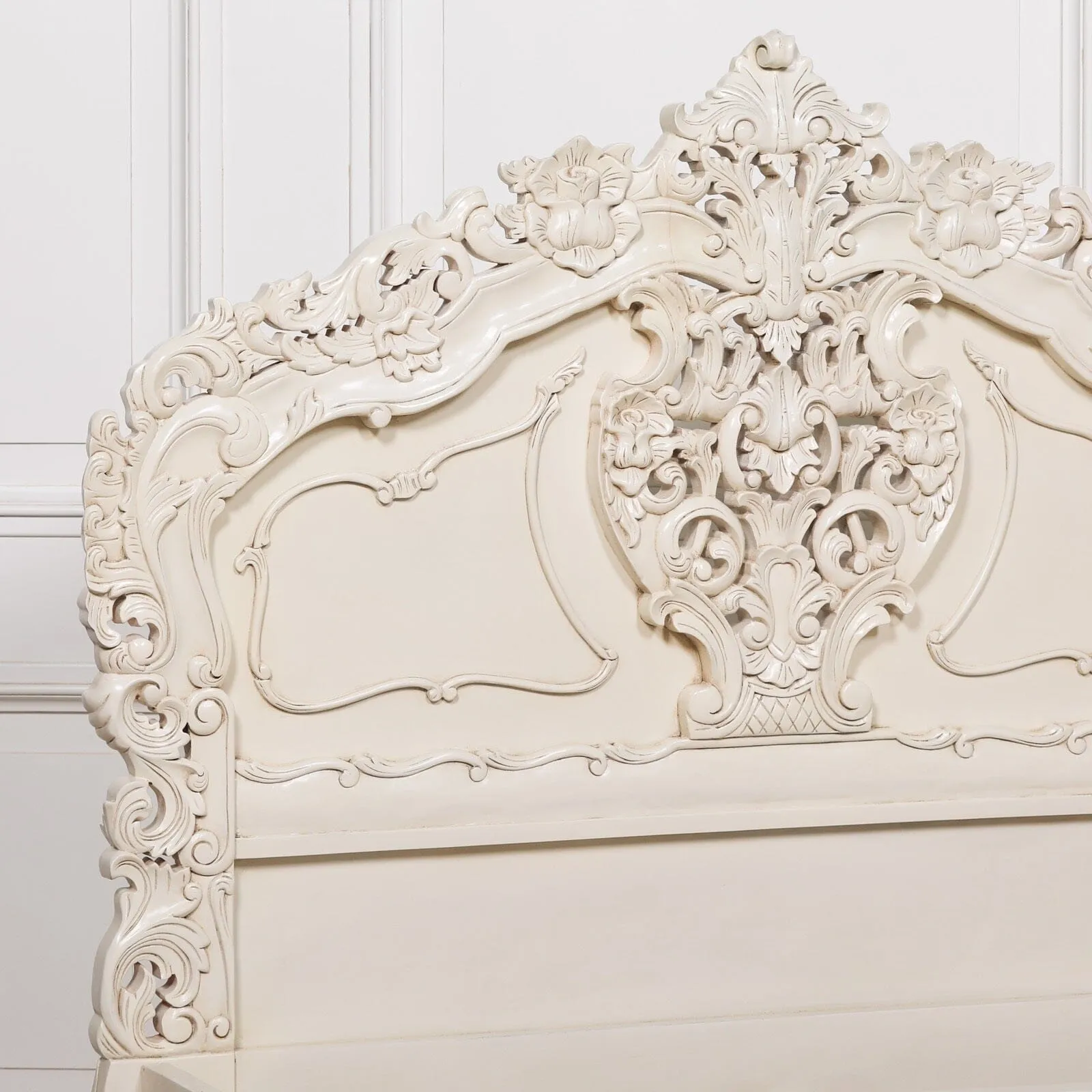 Rococo 4Ft6 Double Size Carved Bed