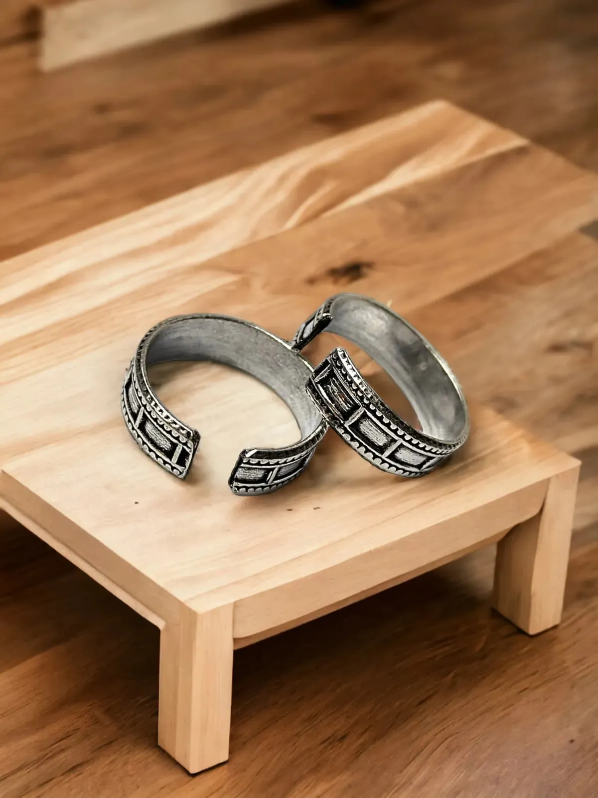 Saanvi Silver Oxidized Toe Rings