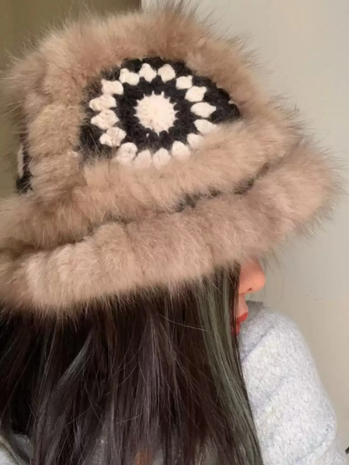 Sable fur hat wake-up hat for shopping, sweet and cute, small leather hat for face, knitted hand-woven autumn and winter women