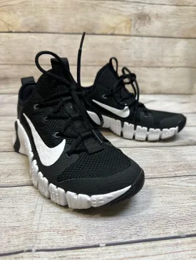 Shoes Athletic By Nike In Black & White, Size: 7