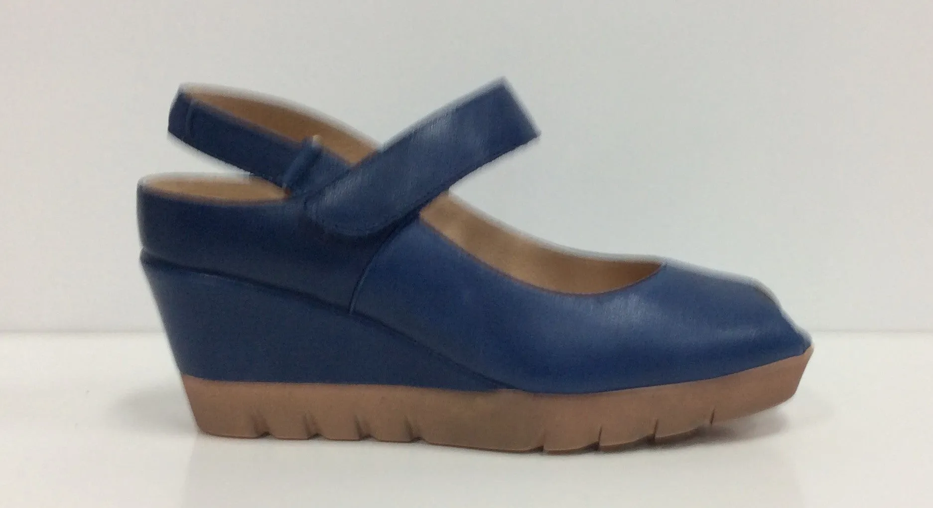 Softwaves 6.40.21 A Smooth Leather Blue $189, Our Beautiful Price $89