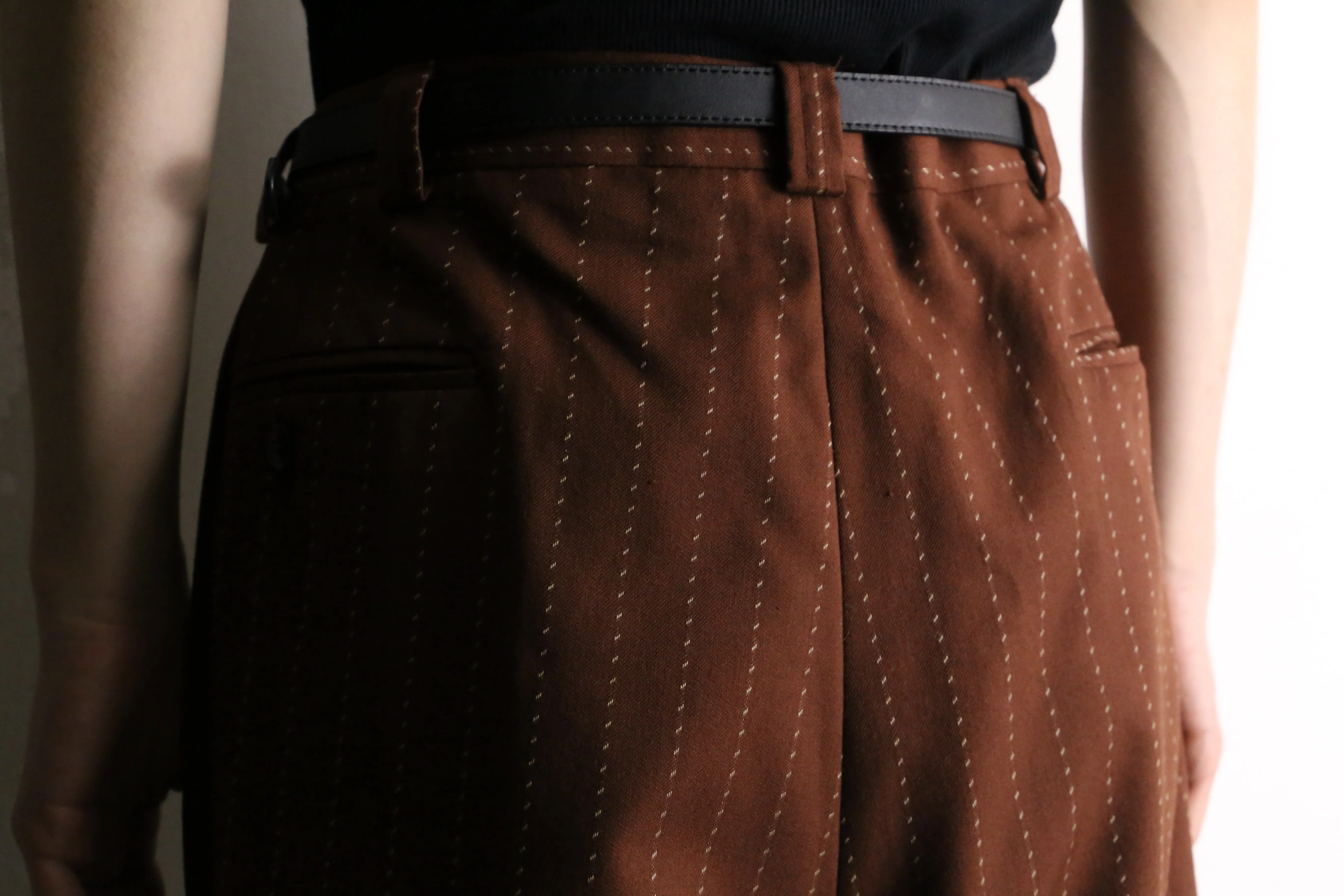 “STACY ADAMS” stripe design brown wide slacks