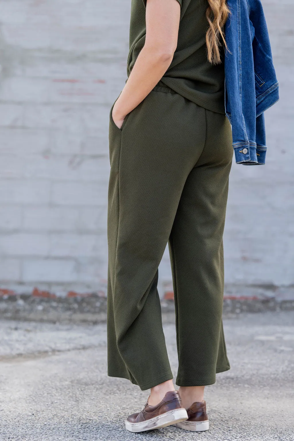 Subtle Ribbed Relaxed Bottom Pants