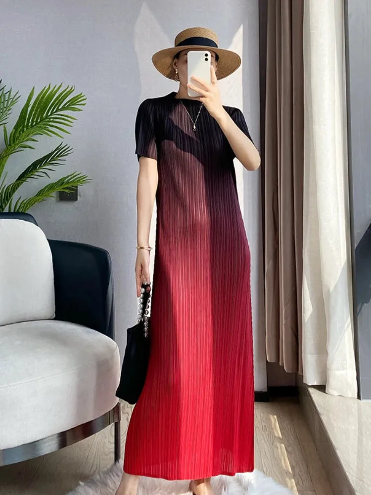 Summer Dress 2023 New Pleated Dress Temperament Fashion Sexy Simple Pleated Oversized A-line Long Skirt O-Neck Robe