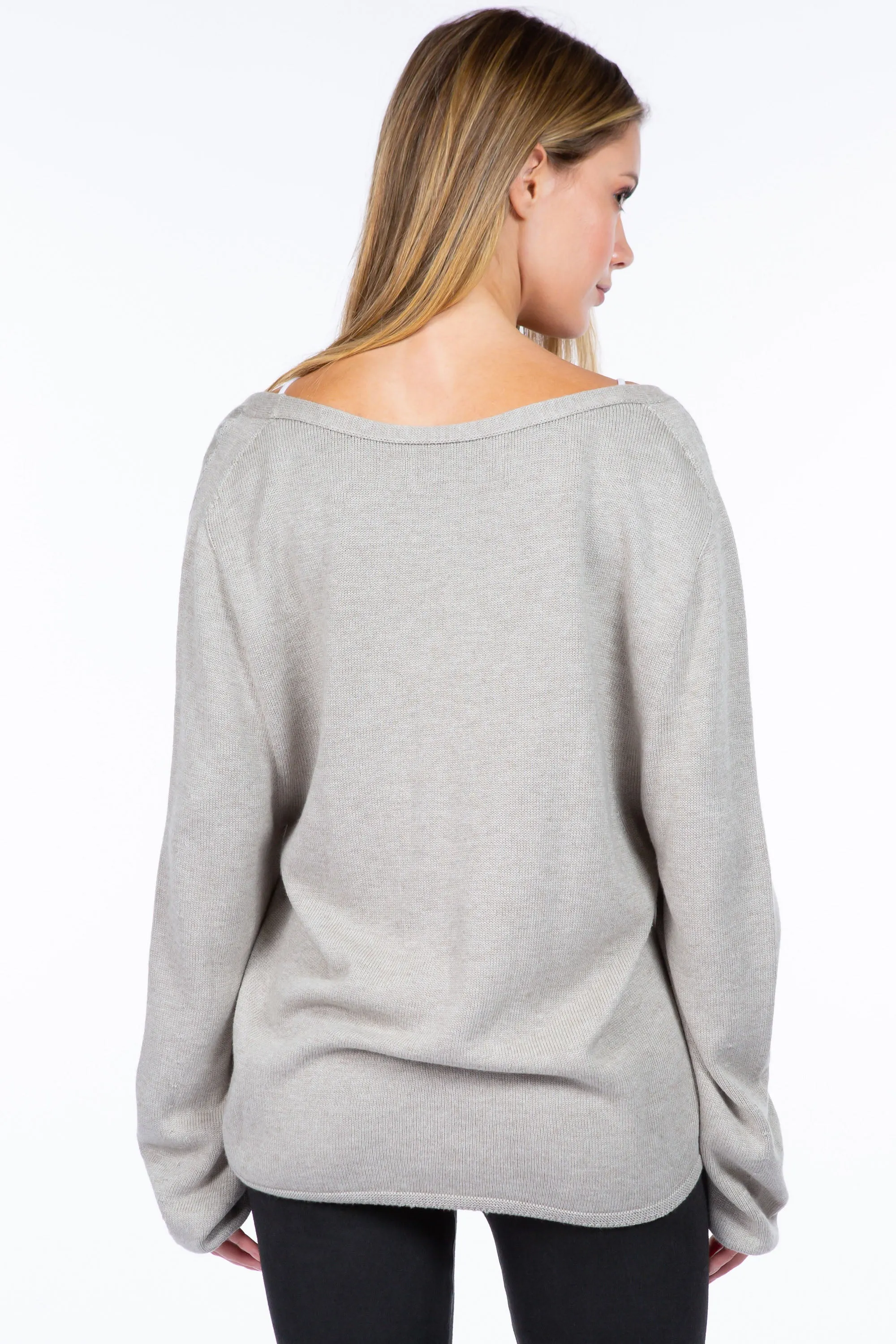 Sustainable Relaxed Fit Classic V-Neck Sweater