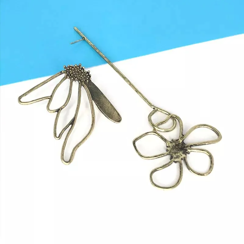 TEEK - Metal Flower Oversized Dangle Earrings