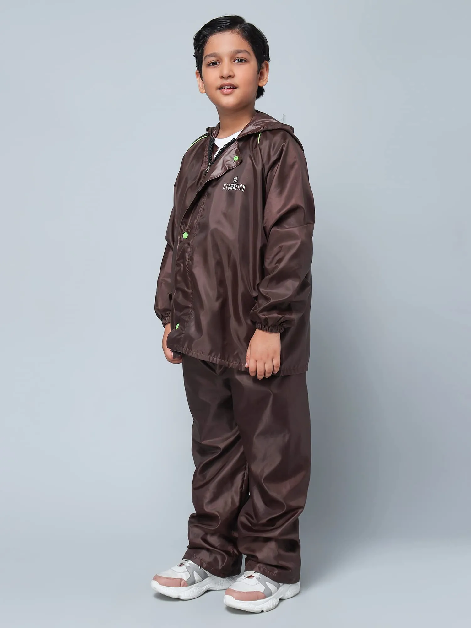 THE CLOWNFISH Duke Series Kid's Waterproof Polyester Double Coating Reversible Standard Length Raincoat With Hood & Reflector Logo At Back, Top & Bottom Printed Plastic Pouch, 5-7 Years (Brown)