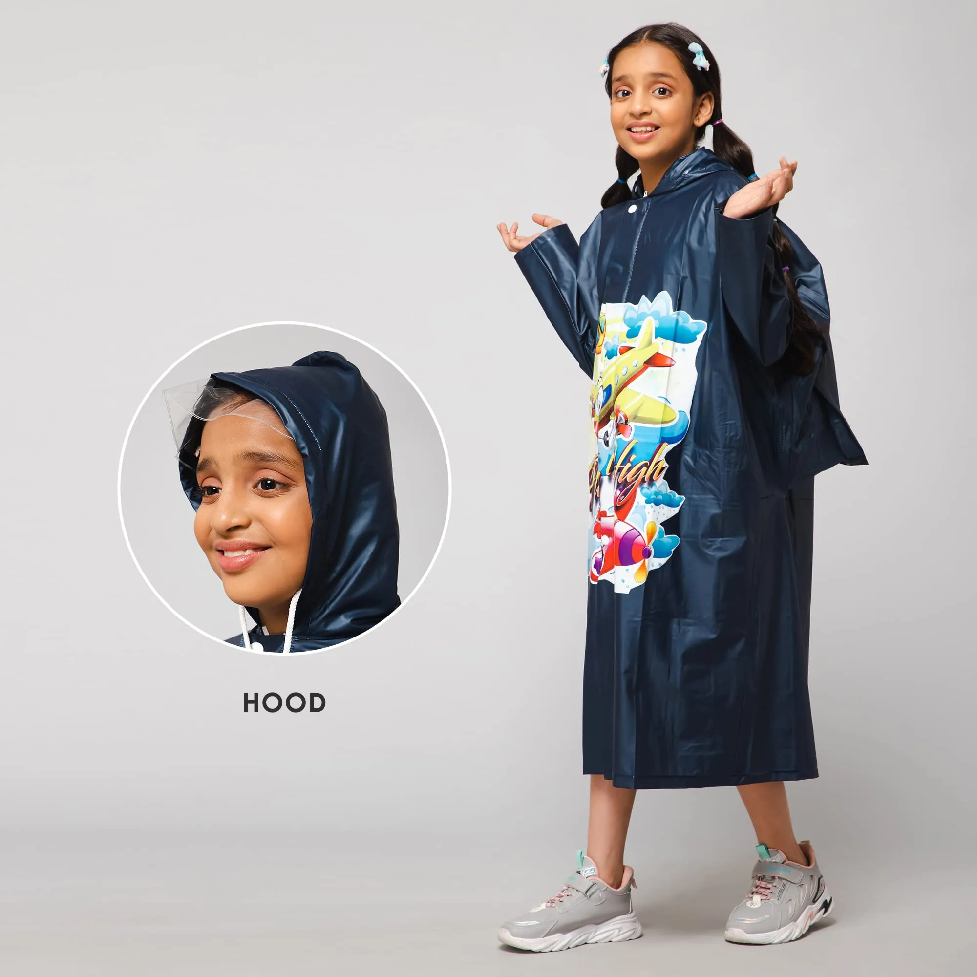 THE CLOWNFISH Toon Caper Series Kids Waterproof PVC Longcoat with Adjustable Hood & Extra Space for Backpack/Schoolbag Holding. Printed Plastic Pouch. Kid Age-5-6 years (Navy Blue)