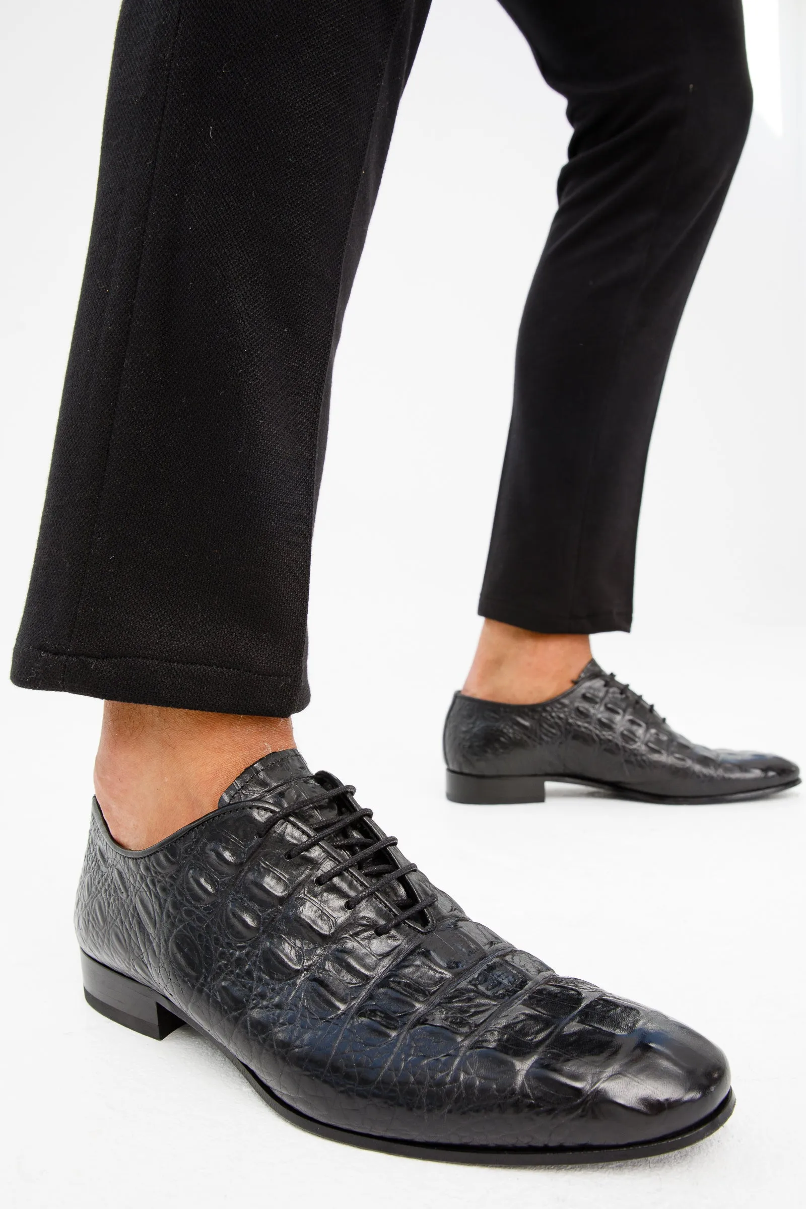 The Randor Black Leather Oxford Men Shoe