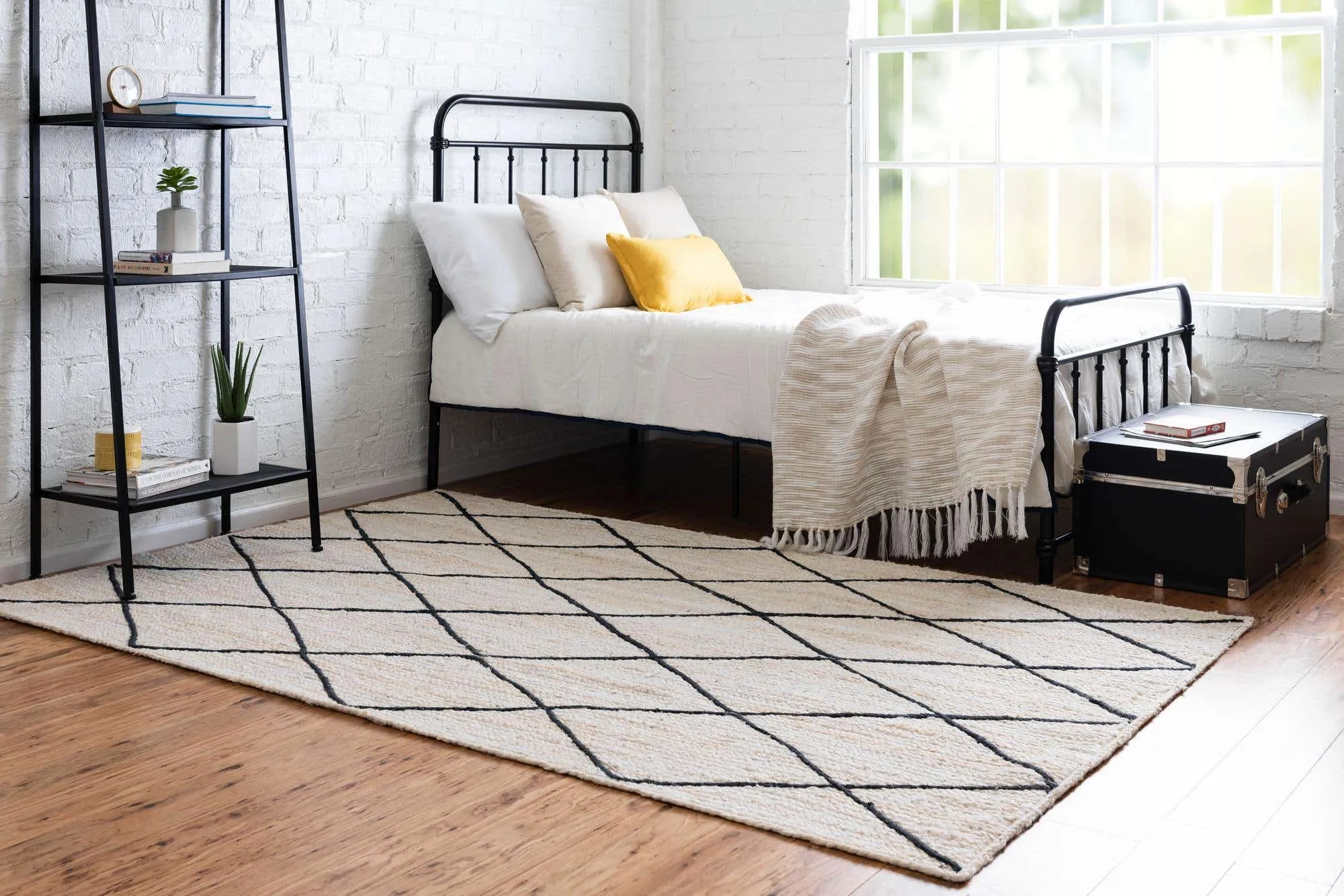 Trellis Braided Jute Rug