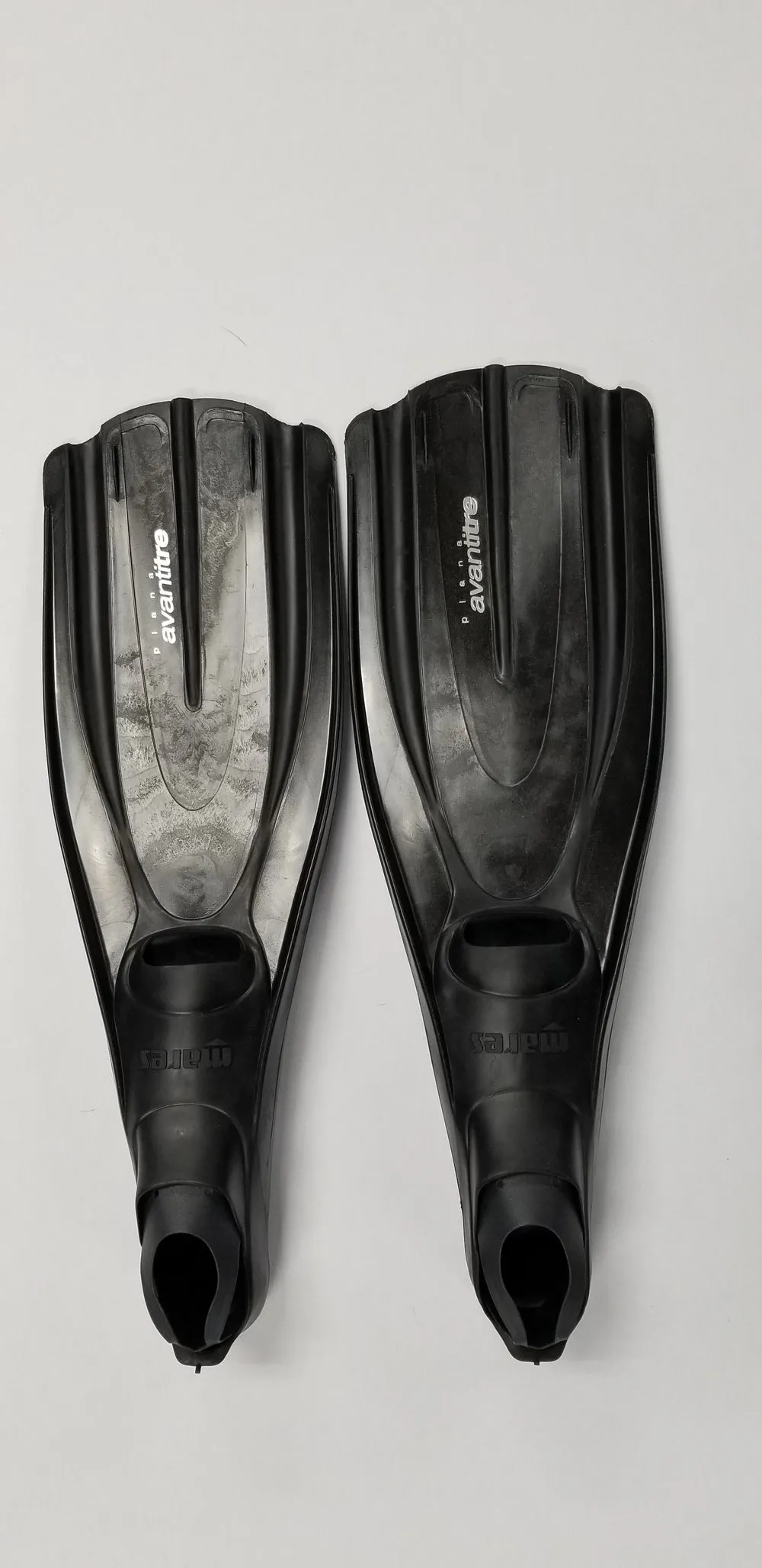 Used Mares Avanti Tre Full Foot Dive Fins - Black-6.5 - 7.5