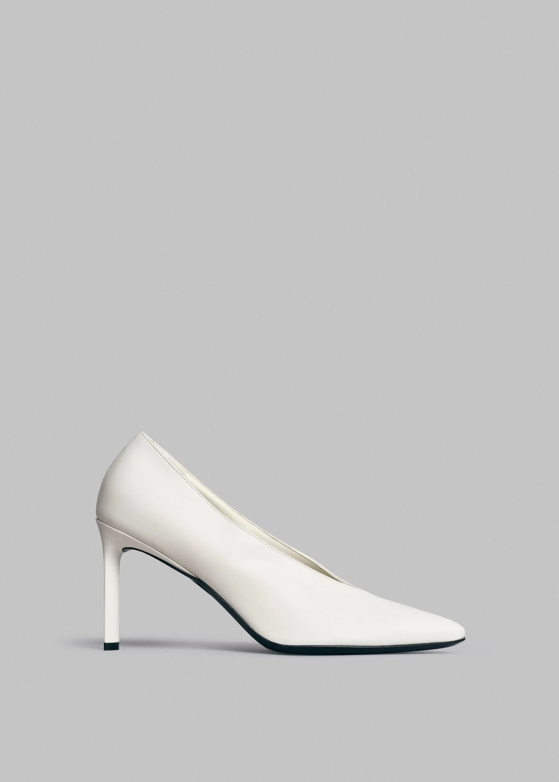 V Neck High Heel Pump in Smooth Leather - Ivory