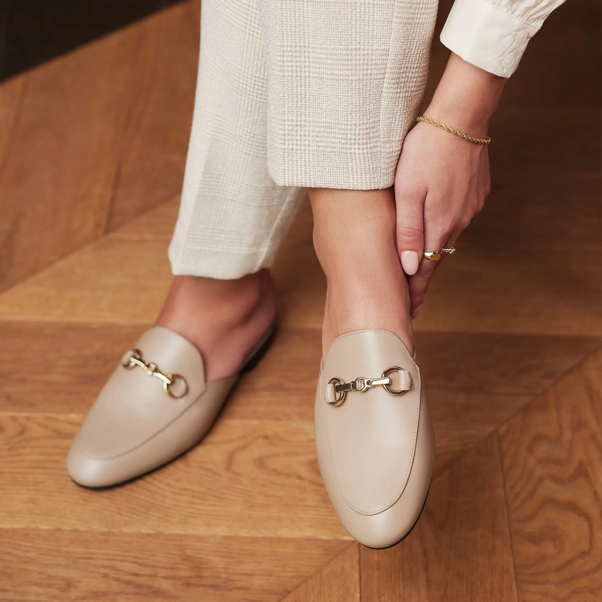 Vendôme Fleur taupe calfskin leather backless loafers