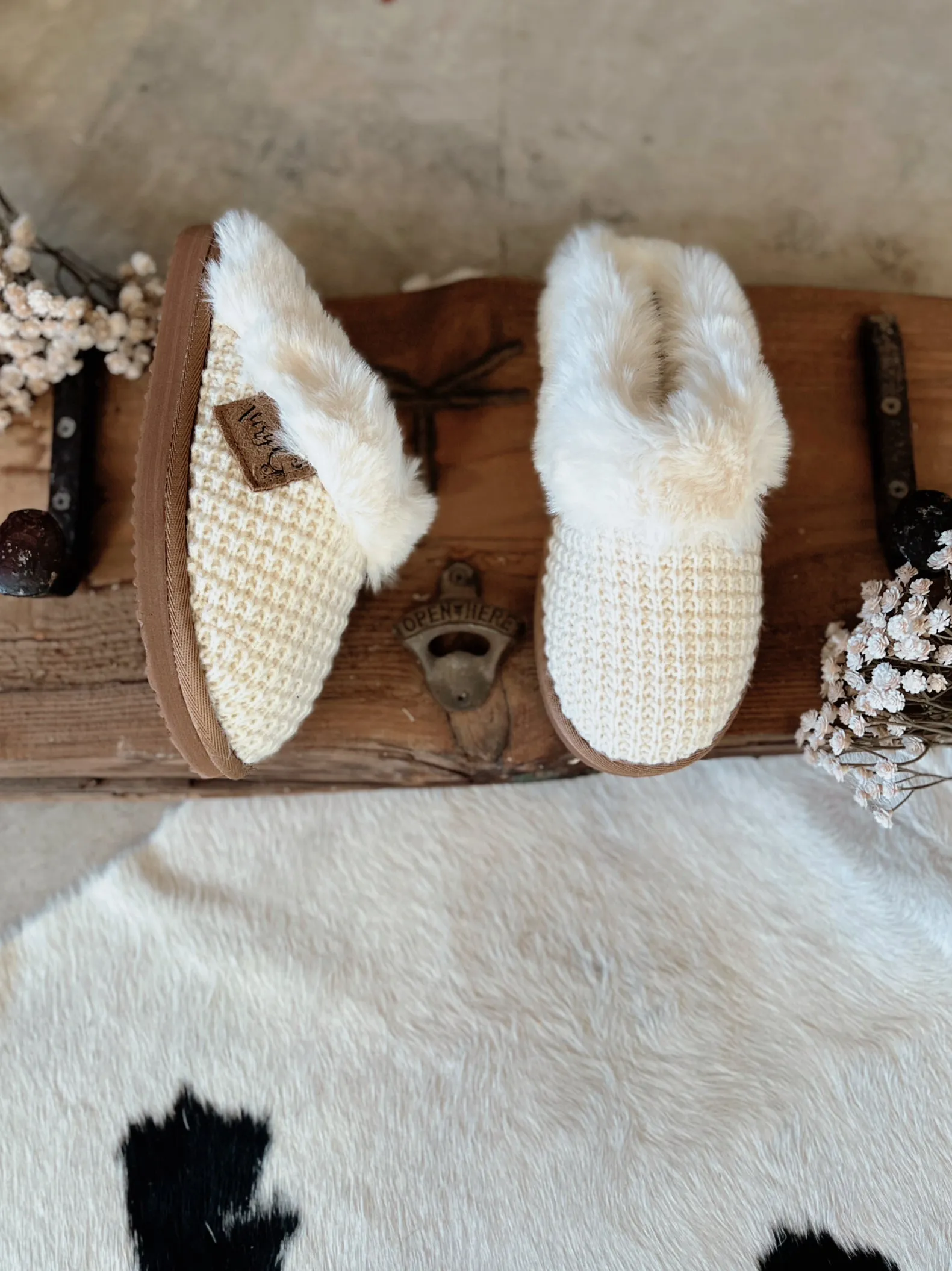 Very G Cream Sweater Knit Fuzzy Slippers