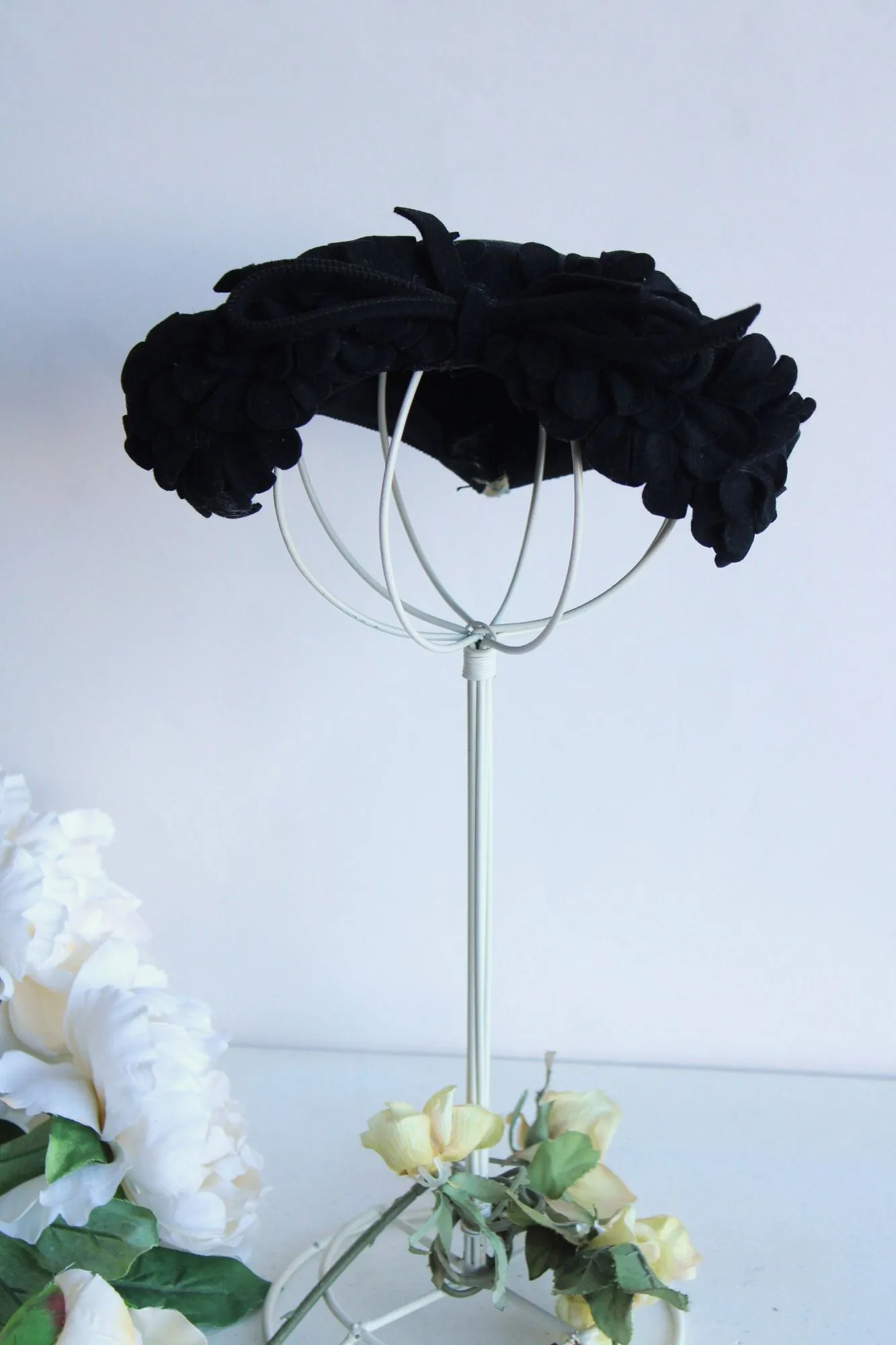 Vintage 1930s 1940s Black Wool Felt Hat with Faux Flowers and Bow