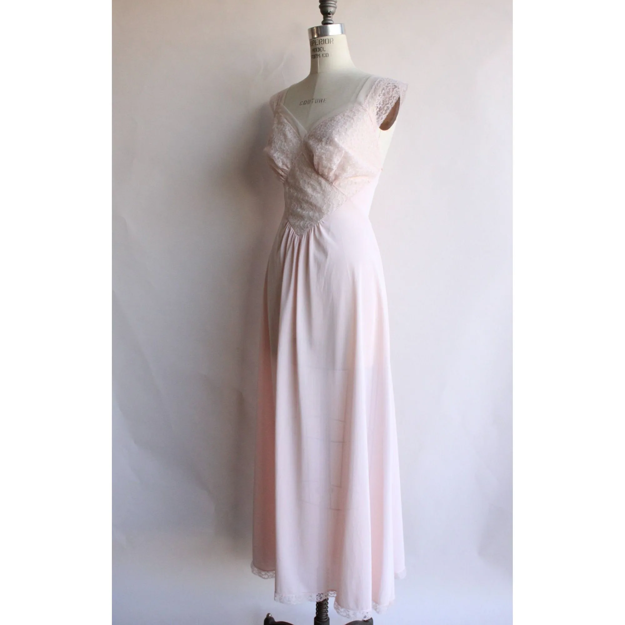 Vintage 1950s 1960s Vanity Fair Pink Nightgown