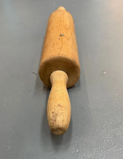 Vintage European  Wooden Rolling Pin #5991  Byron