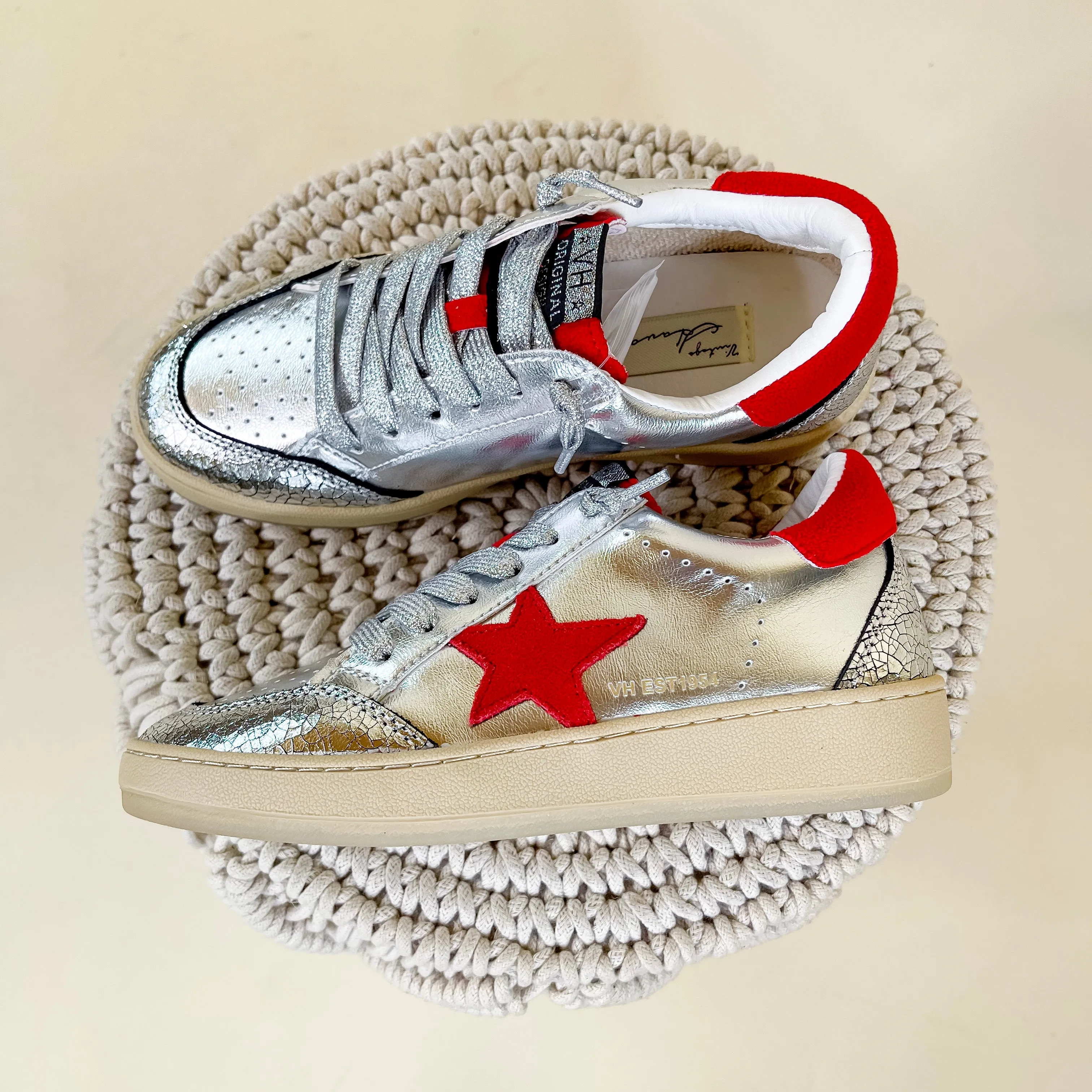 Vintage Havana | Denisse 44 Sneakers in Washed Silver and Red