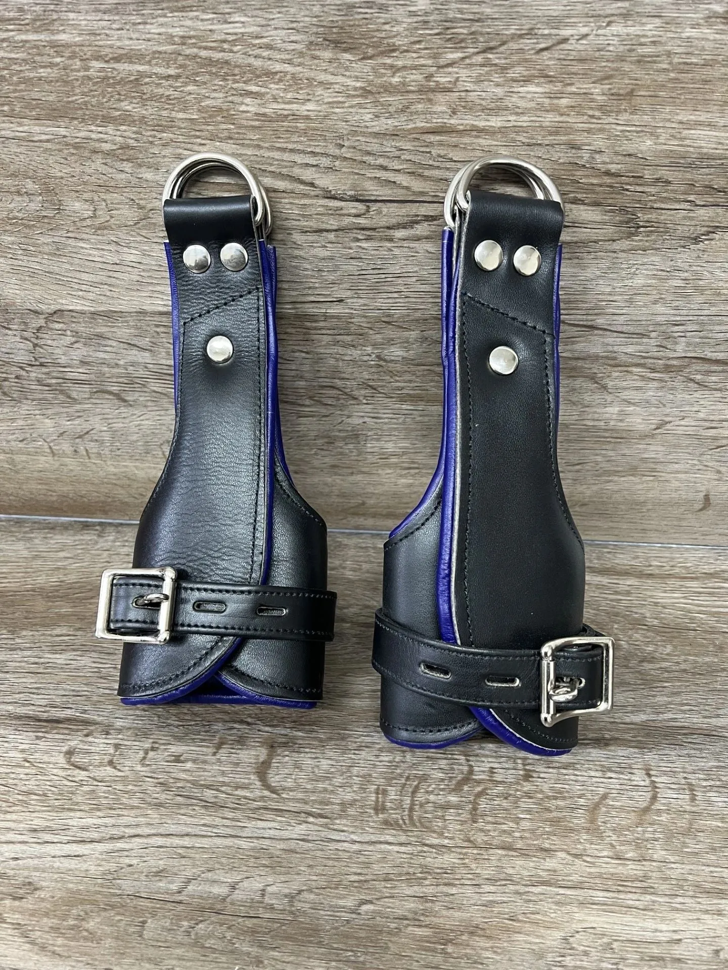 Wholesale Black / Purple Padded Leather Suspension Cuffs Restraints Locking Buckle Bondage Wrist or Ankle Cuff BDSM Hanging Gear Kit Set - Pair