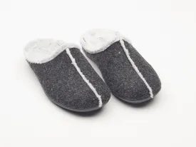 Women's grey felt and faux fur mule slippers