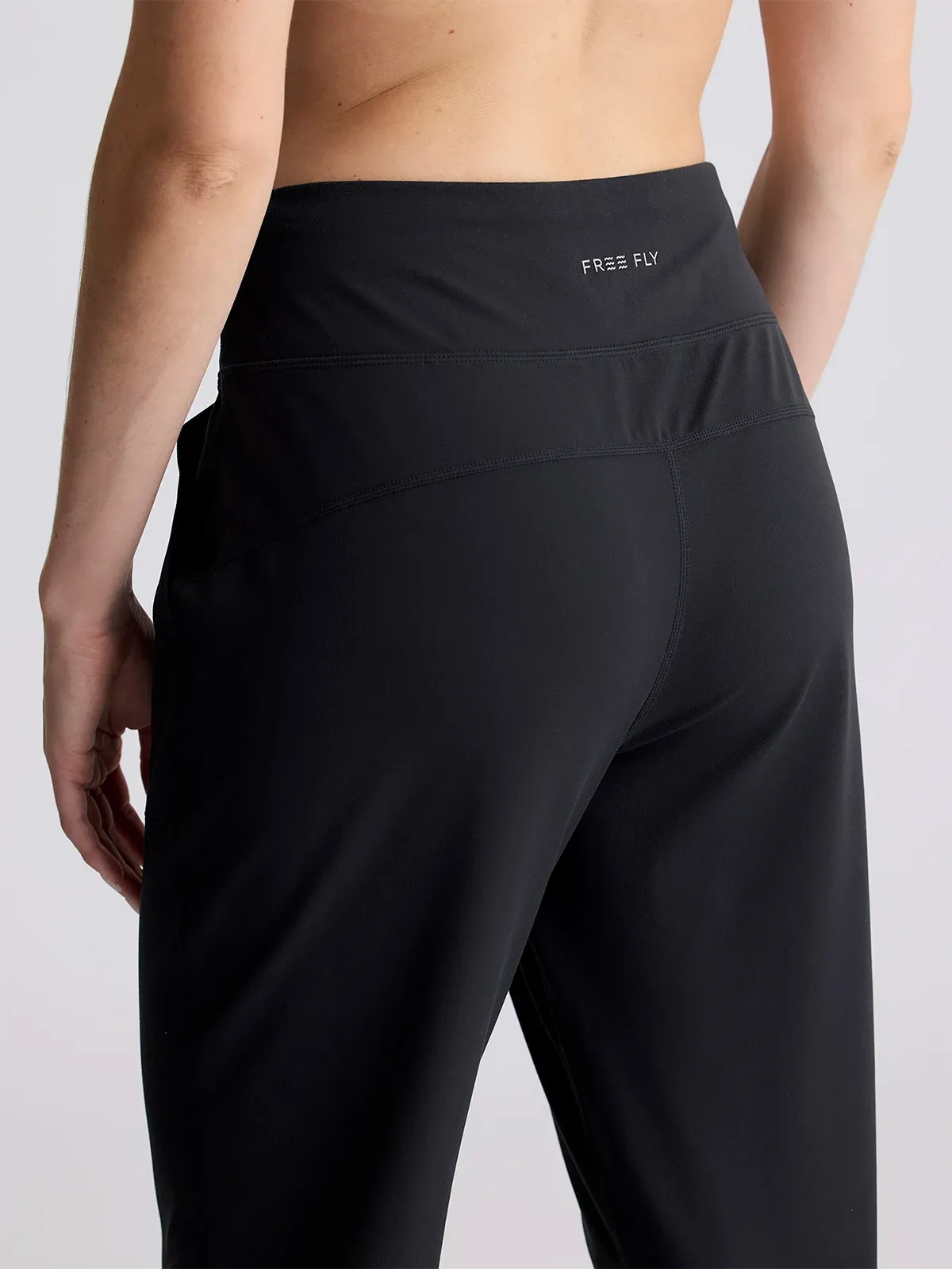 Women's Highmile Fitted Jogger - Black