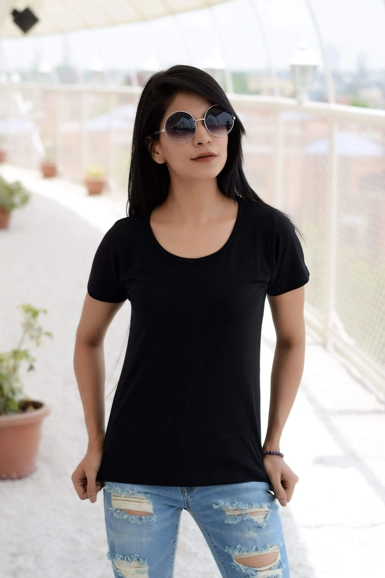 Women's Plain Round Neck T-shirt Black