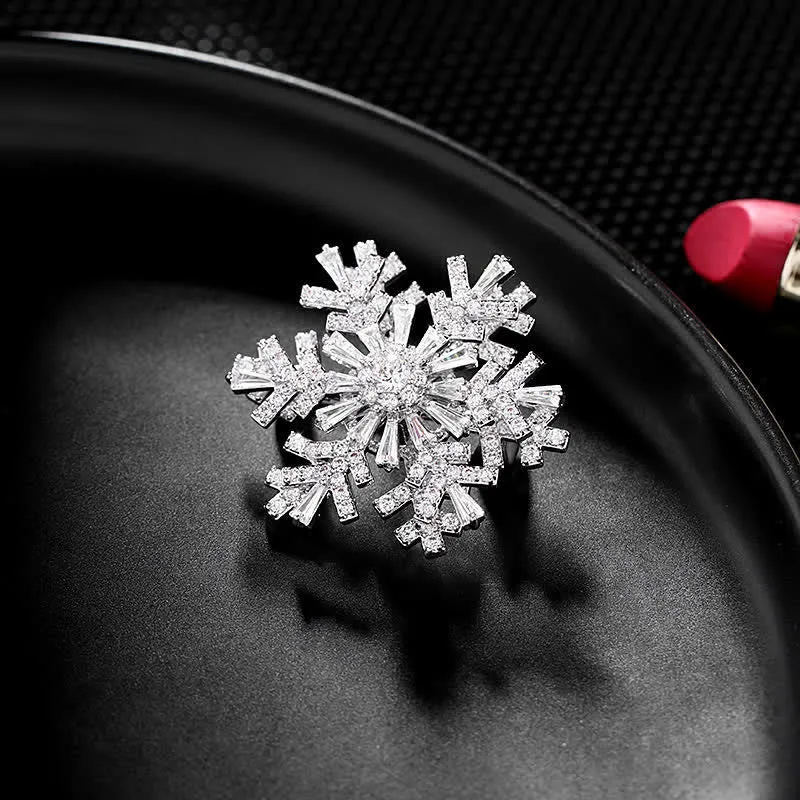 Women's Rotatable Snowflake Brooch