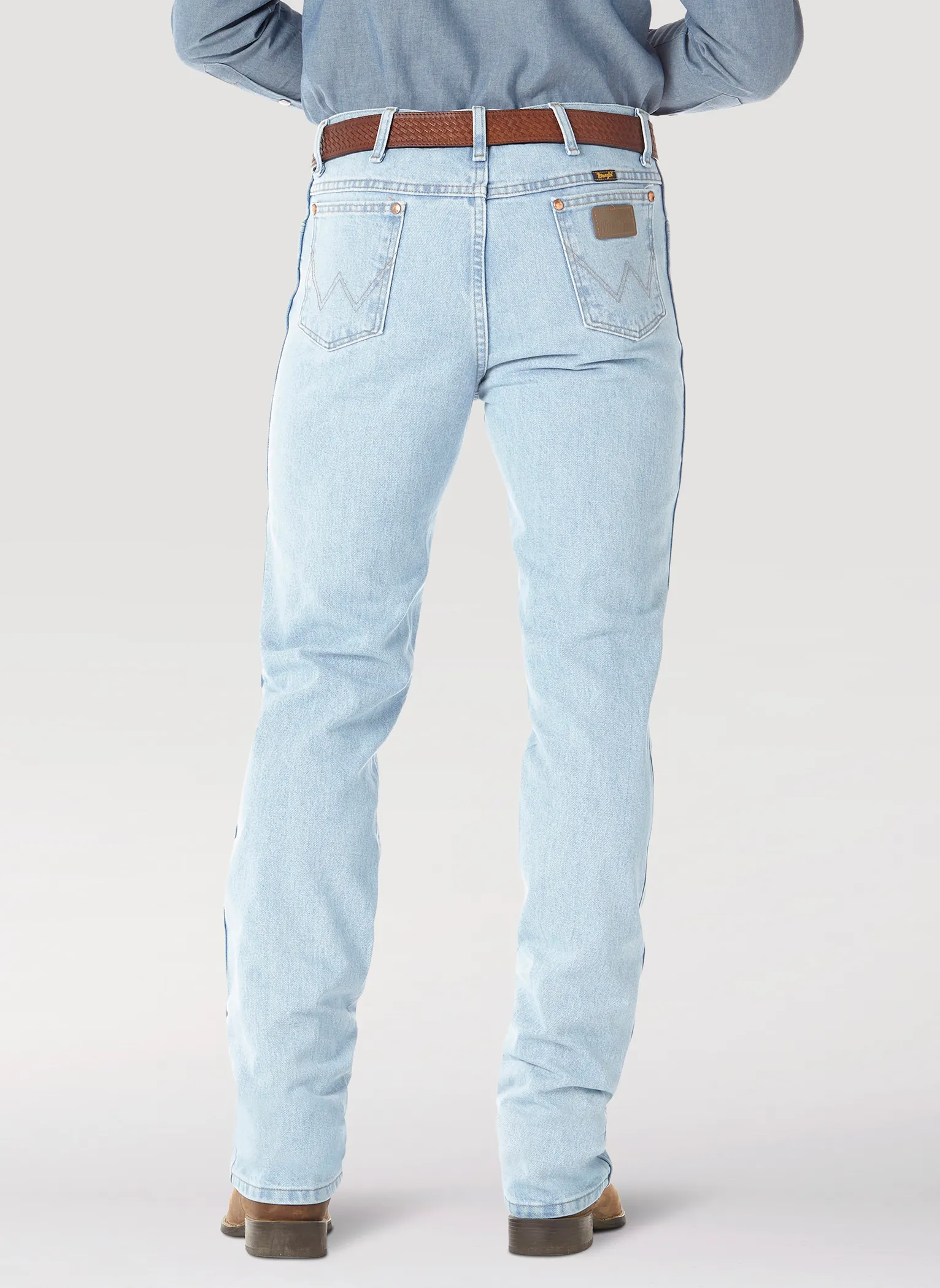 WRANGLER COWBOY CUT SLIM FIT JEAN IN BLEACH