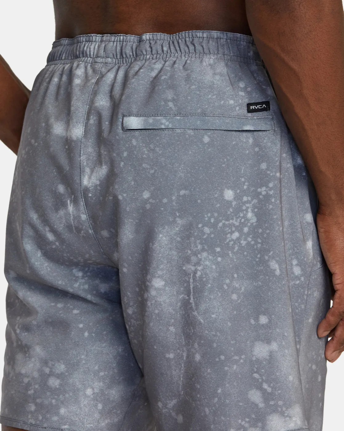 Yogger Stretch 17" Athletic Shorts - Smoke Bleach